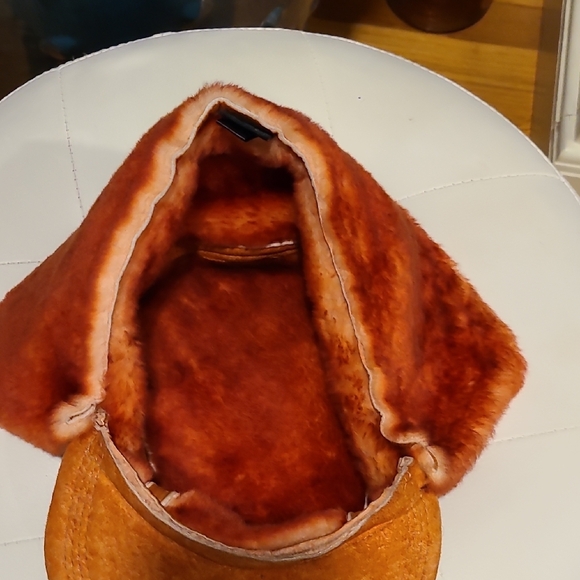 Men\'s Orange Fur-Lined Cap